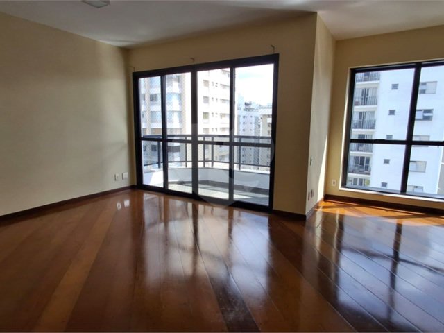 Apartamento para alugar com 3 quartos, sendo 1 suíte,  em Brooklin, São Paulo, SP