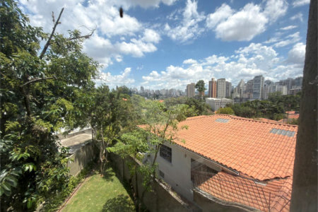 Sobrado para alugar com 6 quartos, sendo 2 suítes,  em Consolação, São Paulo, SP