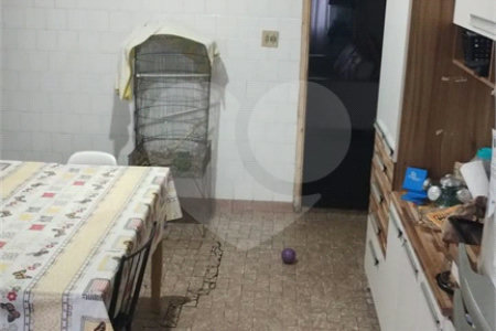 Sobrado à venda com 2 quartos em Vila Nivi, São Paulo, SP