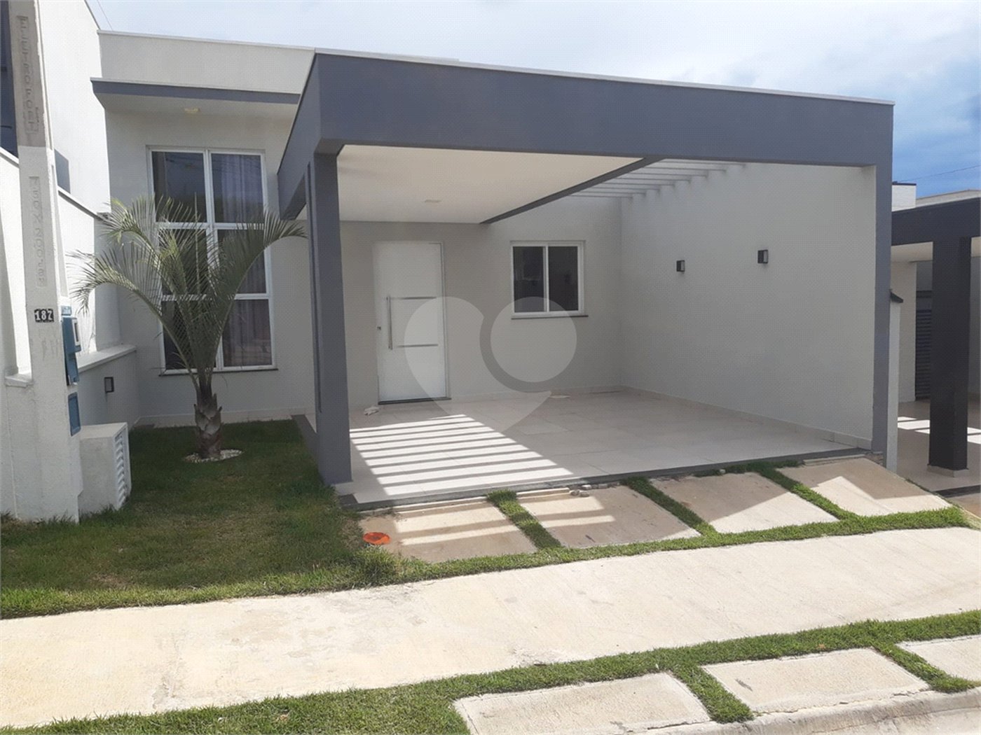 Casa à venda com 3 quartos, sendo 1 suíte, no condomínio Vila Paraty, Indaiatuba - SP