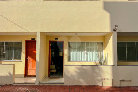 Casa à venda com 4 quartos, sendo 1 suíte, no condomínio Imperial Santa Cruz, Rio de Janeiro - RJ