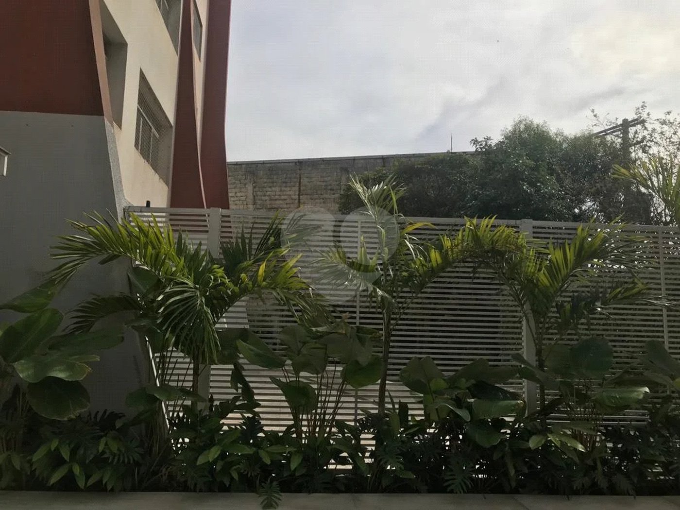 Espaço e Segurança no Bom Retiro: Apartamento de 100 m² com Infraestrutura Completa