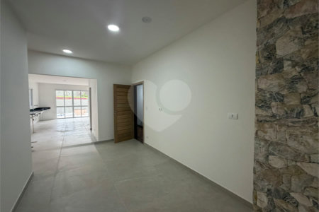 Casa à venda com 3 quartos, sendo 1 suíte, em Alto da Boa Vista, São Paulo, SP