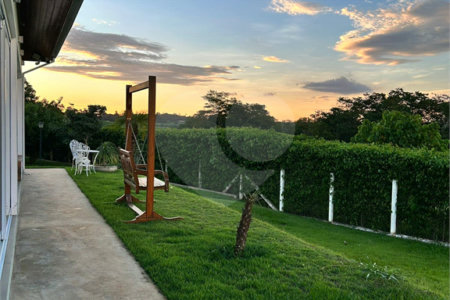 Casa à venda com 2 suítes em Loteamento de Chácaras Arumã, Sarapuí, SP