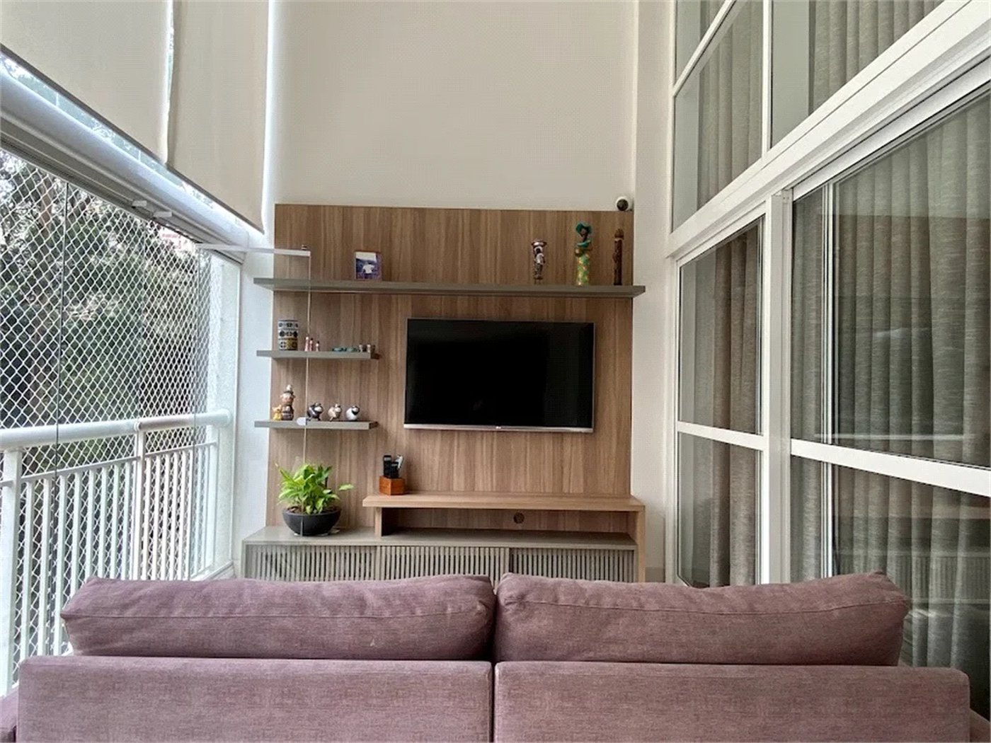 Apartamento à venda com 3 suítes em Vila Suzana, São Paulo, SP