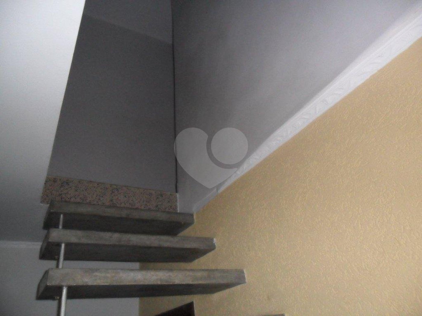 Sobrado à venda com 3 quartos, sendo 1 suíte, em Vila Romero, São Paulo, SP