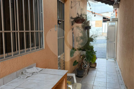 Casa à venda com 2 quartos no condomínio Residencial Bari, Itaquaquecetuba - SP