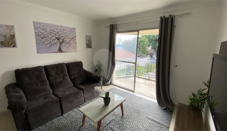 Apartamento à venda com 3 quartos, sendo 1 suíte,  em Campo Belo, São Paulo, SP