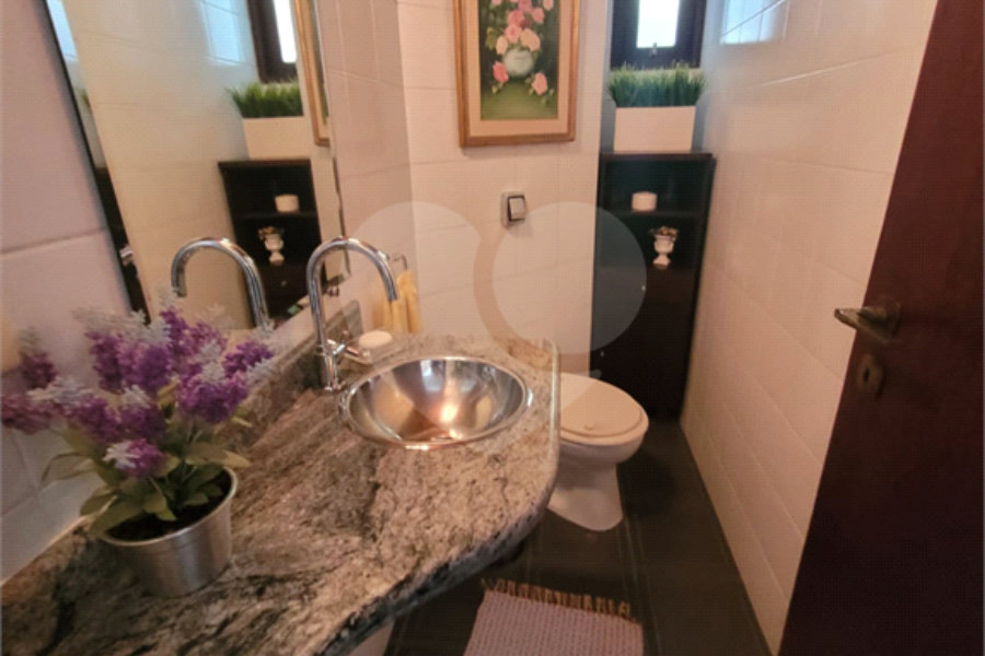 Casa à venda com 3 quartos, sendo 1 suíte, no condomínio Alpes da Cantareira, Mairiporã - SP