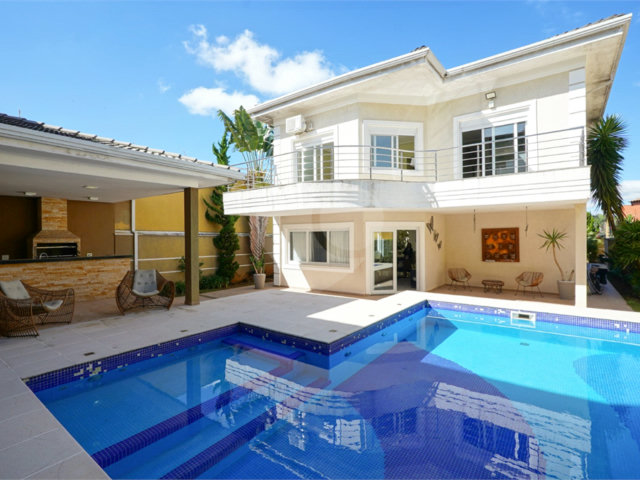 Casa à venda ou para alugar com 4 suítes em Interlagos, São Paulo, SP