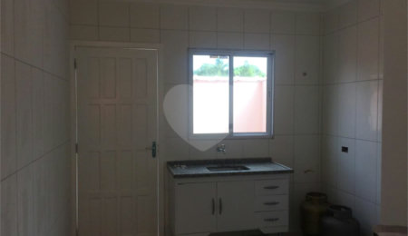 Casa à venda com 2 quartos no condomínio Cristal Boracéia I, Bertioga - SP