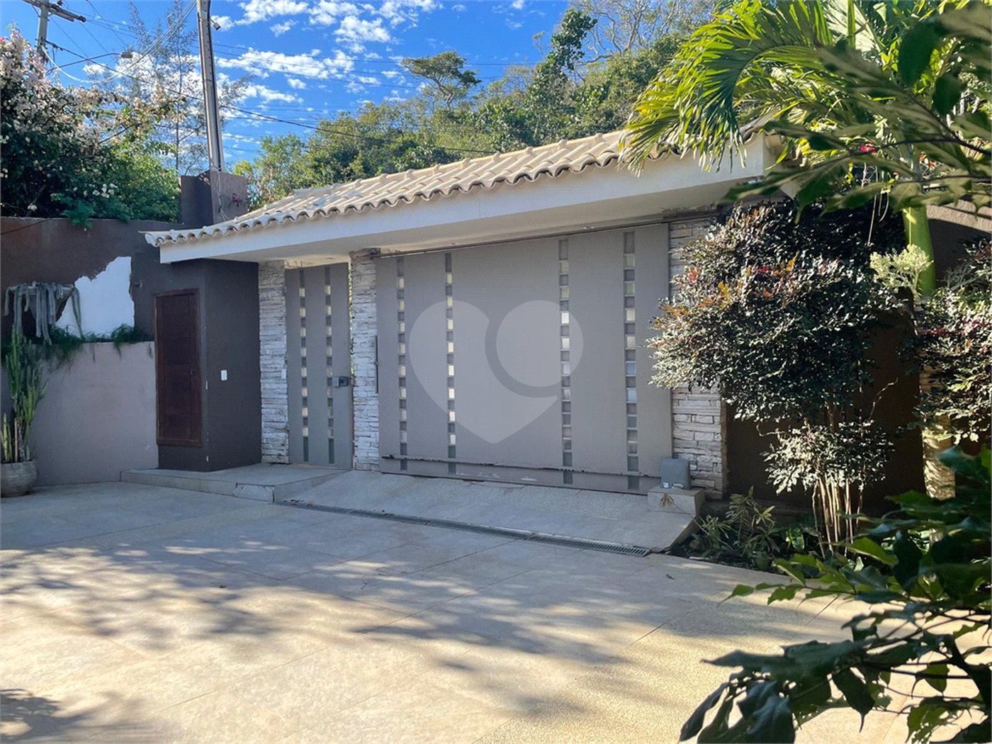 Casa à venda com 5 quartos, sendo 4 suítes,  em Albatroz, Armação dos Búzios, RJ