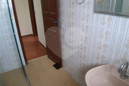 Sobrado à venda com 4 quartos, sendo 1 suíte, em Vila Gomes, São Paulo, SP