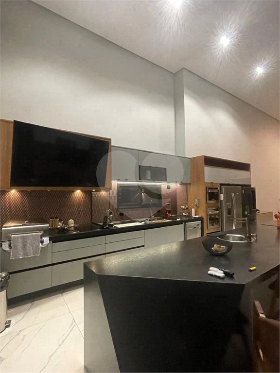 Casa à venda ou para alugar com 4 suítes no condomínio Jardim Salto Grande, Araraquara - SP