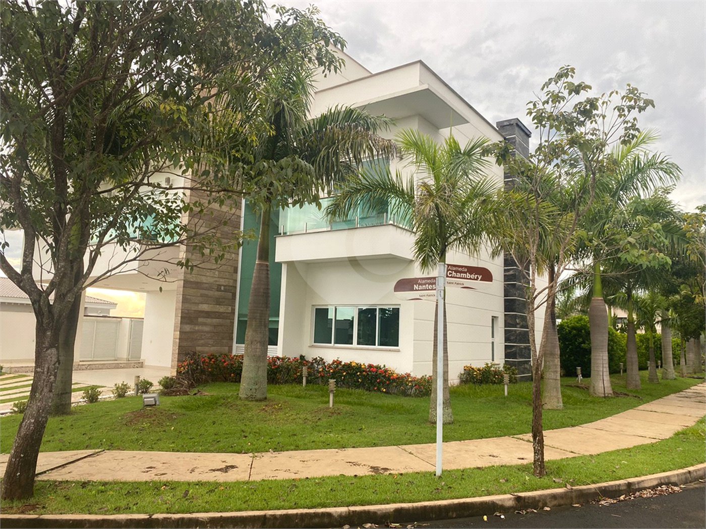 Casa à venda ou para alugar com 4 suítes no condomínio Saint Patrick, Sorocaba - SP