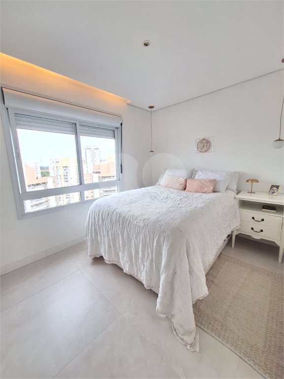 Apartamento à venda com 3 quartos, sendo 1 suíte,  em Vila Andrade, São Paulo, SP