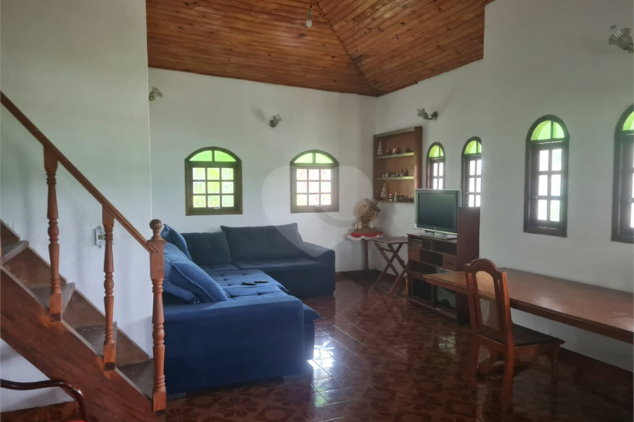 Chácara à venda com 4 quartos, sendo 2 suítes, em Jaraguá, São Paulo, SP