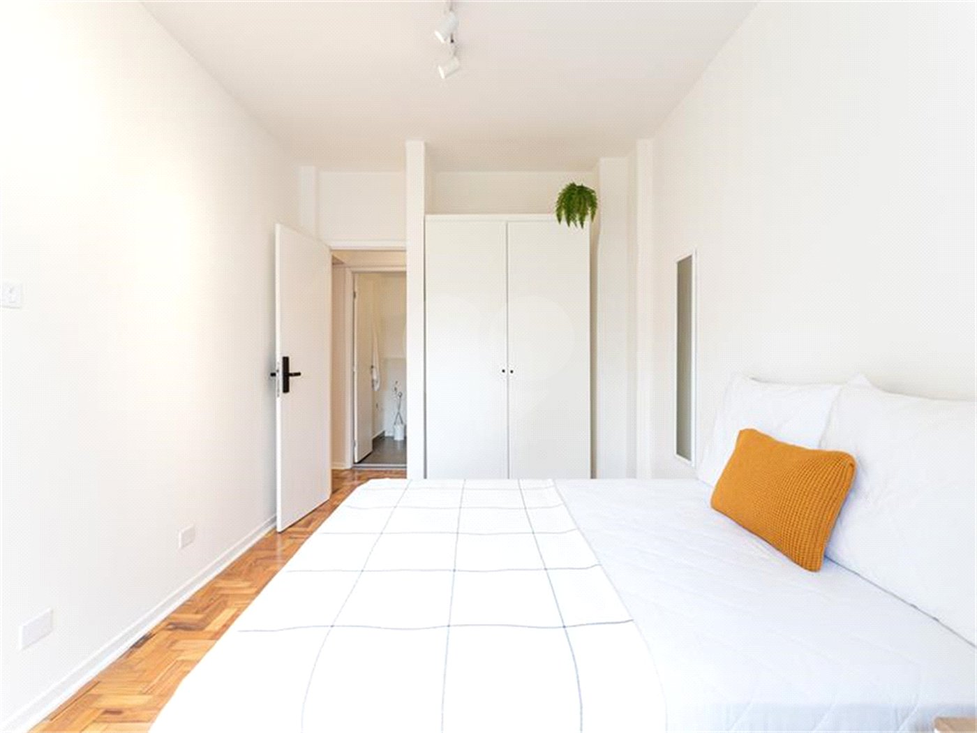 Apartamento à venda com 5 quartos, sendo 1 suíte,  em Pinheiros, São Paulo, SP