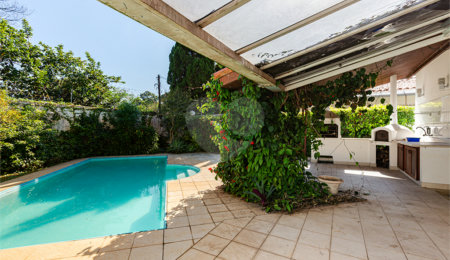 Casa à venda com 6 quartos, sendo 4 suítes,  em Butantã, São Paulo, SP