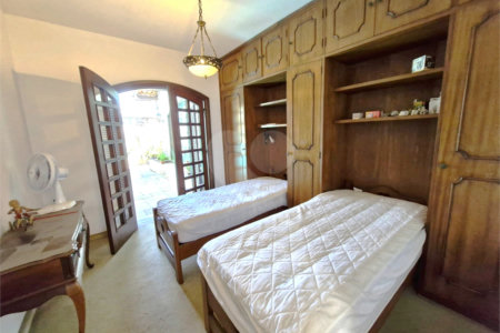 Casa Térrea à venda com 5 quartos, sendo 3 suítes, em Granja Julieta, São Paulo, SP