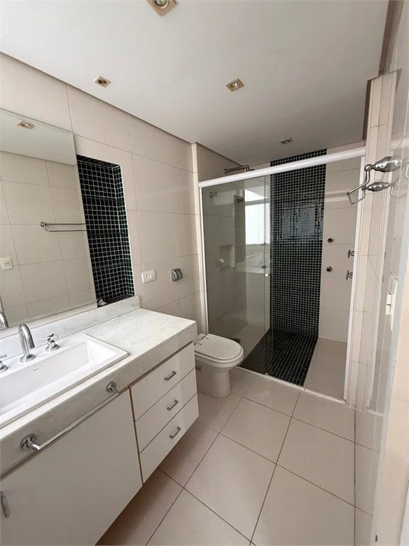 Triplex à venda ou para alugar com 3 suítes em Vila Suzana, São Paulo, SP