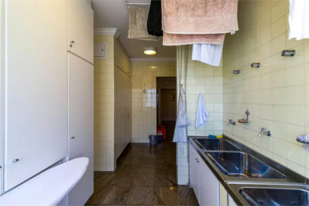 Apartamento à venda com 4 quartos, sendo 2 suítes, em Real Parque, São Paulo, SP
