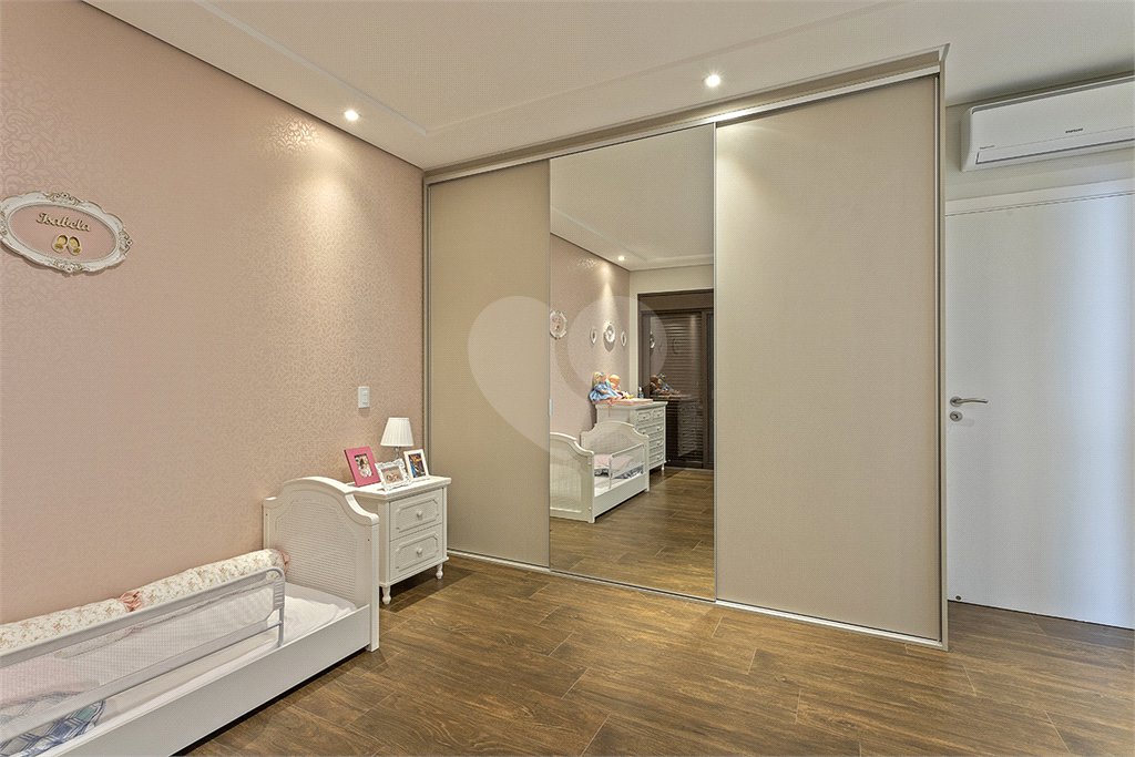 Casa à venda com 4 quartos, sendo 3 suítes, no condomínio Campo de Toscana, Vinhedo - SP