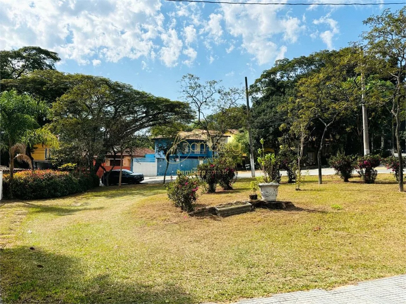 Sobrado à venda com 3 quartos, sendo 1 suíte, em Jardim Jussara, São Paulo, SP