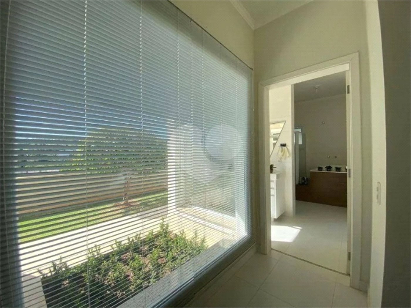 Casa à venda com 4 suítes no condomínio Ipê Velho, Vinhedo - SP