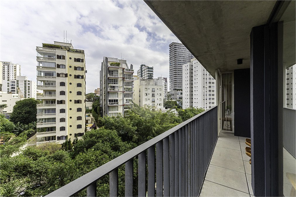 Apartamento à venda ou para alugar com 1 suíte em Jardim das Bandeiras, São Paulo, SP