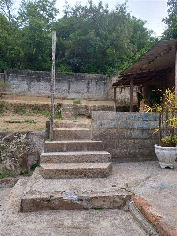 Casa à venda com 4 quartos em Estação, São Roque, SP