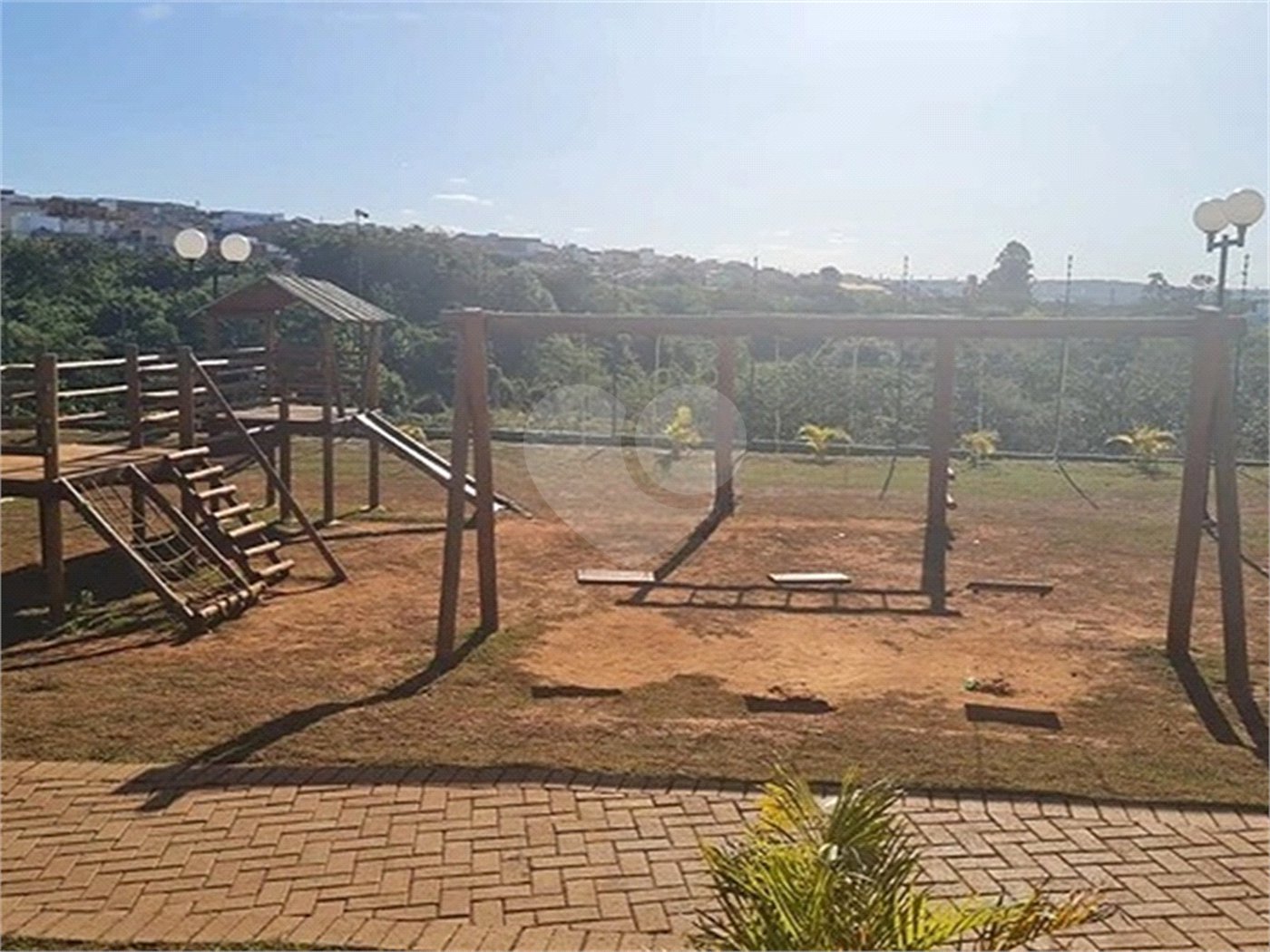 Casa à venda com 3 quartos, sendo 1 suíte, no condomínio Horto Florestal Villagio, Sorocaba - SP