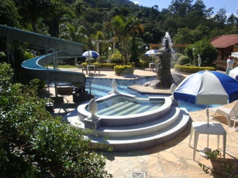 Sobrado à venda com 5 suítes em Juqueri Mirim, Mairiporã, SP