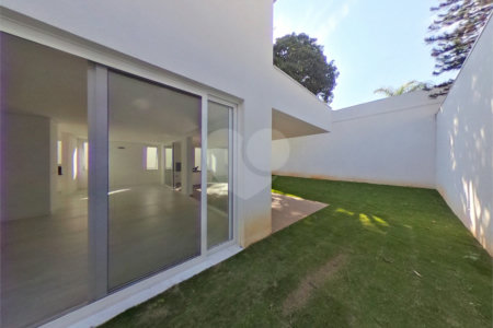Casa à venda com 4 quartos, sendo 3 suítes,  em Jardim Marajoara, São Paulo, SP