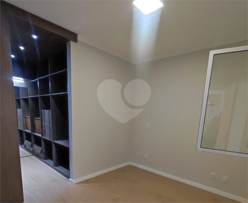 Apartamento à venda com 3 quartos, sendo 2 suítes,  em Jardim Arpoador, São Paulo, SP
