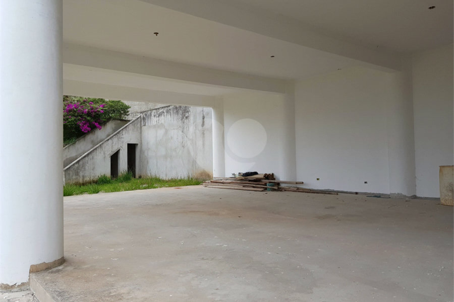Casa à venda com 4 suítes no condomínio Suíça da Cantareira, Mairiporã - SP