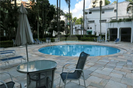 Apartamento à venda com 3 quartos, sendo 1 suíte,  em Vila Andrade, São Paulo, SP