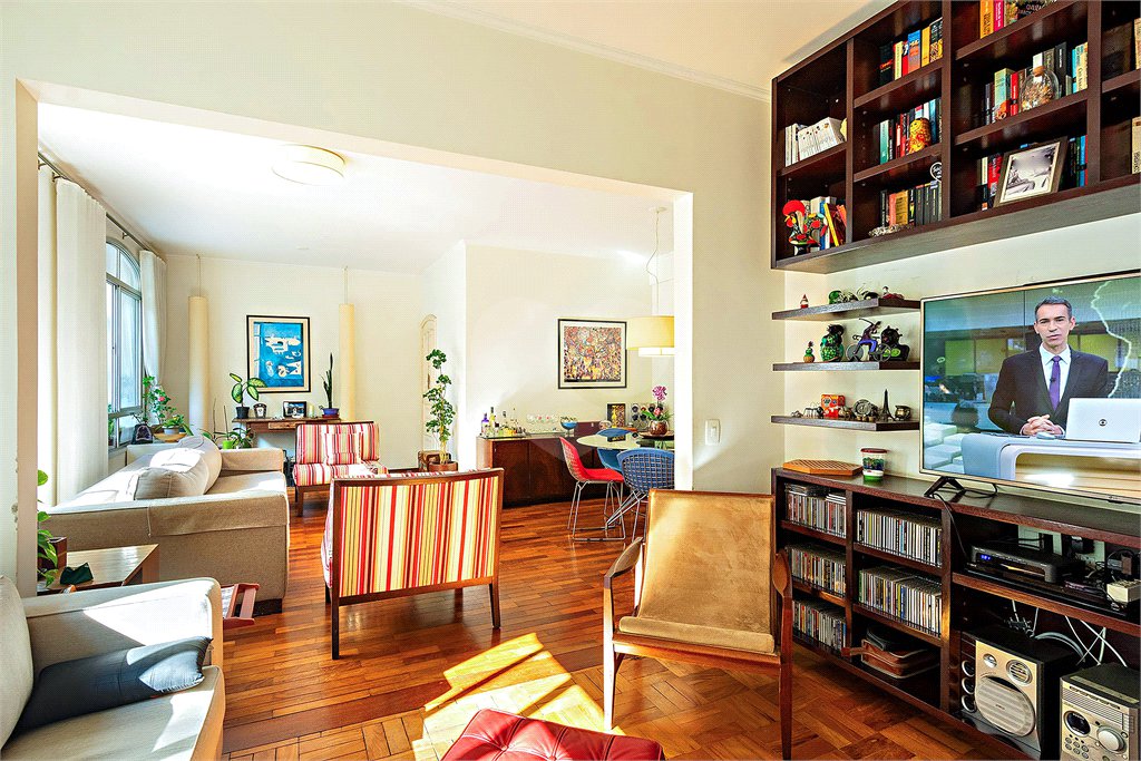 Apartamento à venda com 3 quartos, sendo 1 suíte,  em Jardim Marajoara, São Paulo, SP