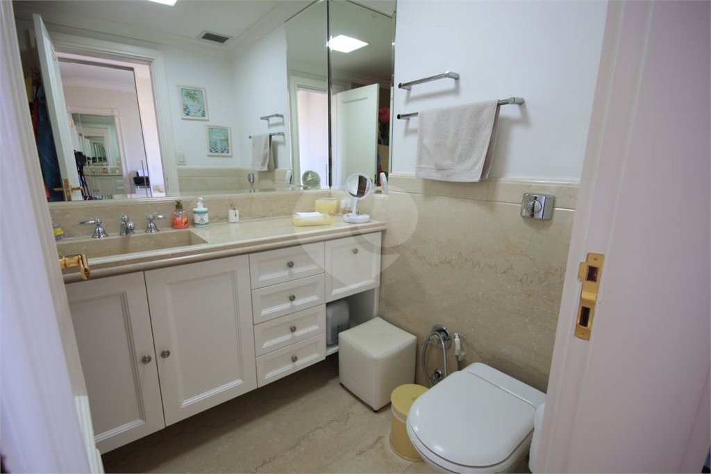 Apartamento à venda com 3 suítes em Alto da Boa Vista, São Paulo, SP