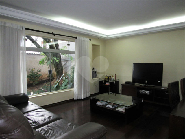 Casa Térrea à venda com 3 quartos, sendo 1 suíte,  em Chácara Flora, São Paulo, SP