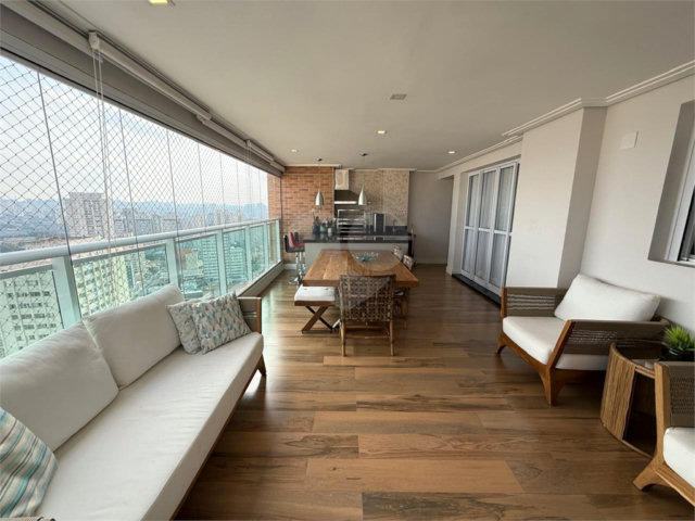 Apartamento à venda com 3 quartos, sendo 1 suíte,  em Mooca, São Paulo, SP