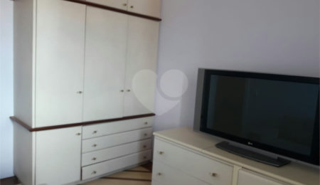 Apartamento à venda com 3 quartos, sendo 1 suíte,  em Vila Zelina, São Paulo, SP
