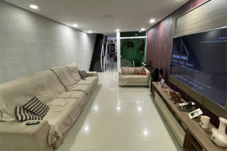 Casa à venda com 3 suítes em Vila Assunção, Santo André, SP