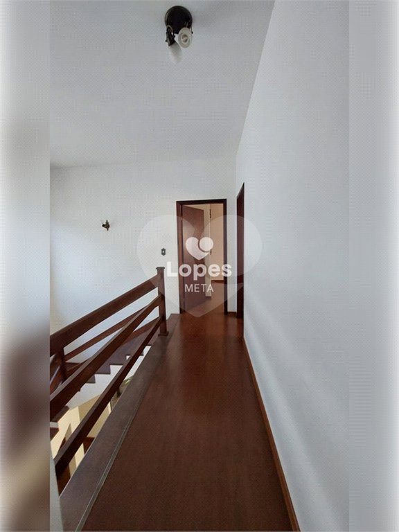 Casa à venda com 3 quartos, sendo 1 suíte, no condomínio Eldourado, São José dos Campos - SP