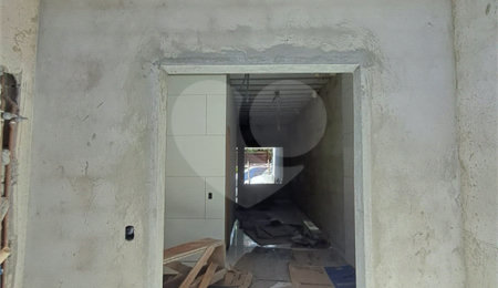 Sobrado à venda com 3 quartos, sendo 1 suíte, em Vila Laís, São Paulo, SP