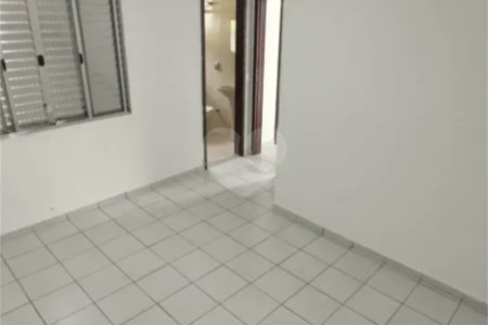 Sobrado à venda com 3 quartos, sendo 1 suíte, em Jardim Pinheiros, São Paulo, SP