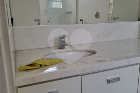 Apartamento à venda com 3 quartos, sendo 1 suíte, em Vila Uberabinha, São Paulo, SP