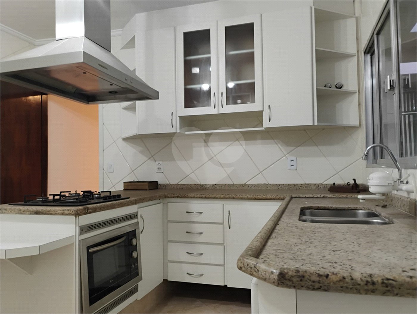 Sobrado à venda com 3 quartos, sendo 1 suíte, em Vila Paulista, São Paulo, SP