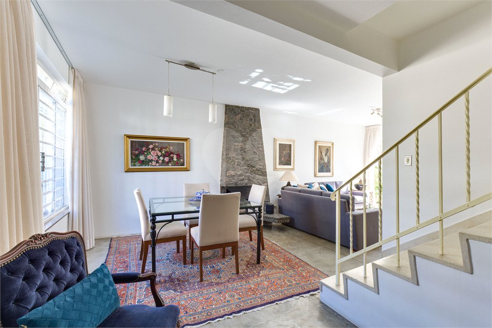 Casa de Vila à venda com 4 quartos, sendo 1 suíte, em Alto da Boa Vista, São Paulo, SP