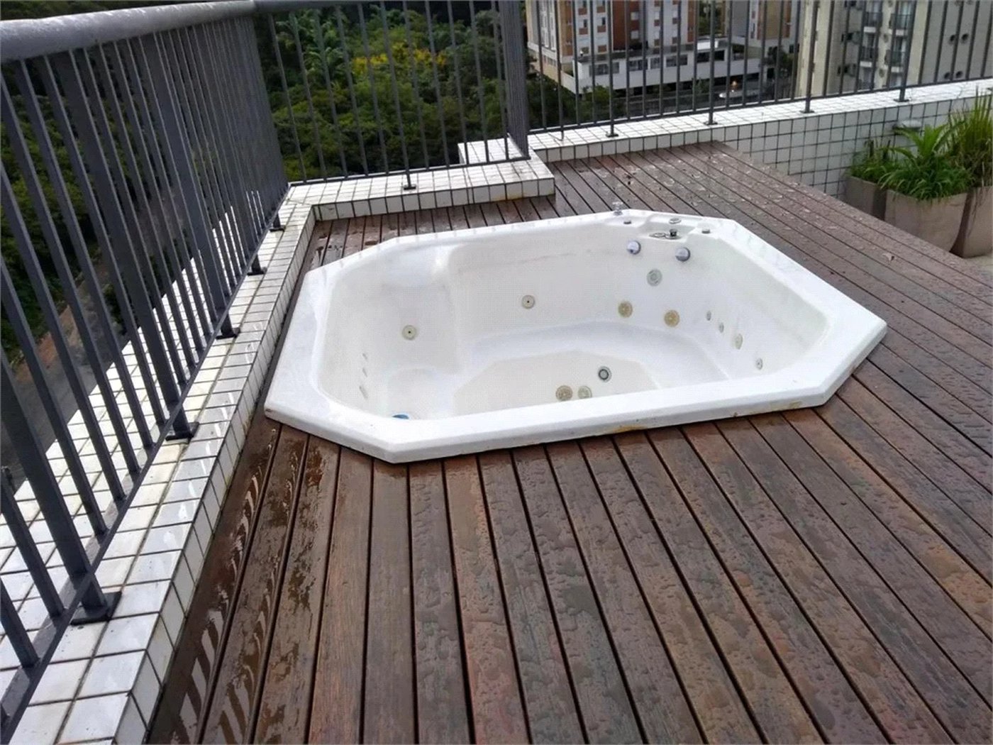 Apartamento à venda com 3 quartos, sendo 1 suíte, em Cidade São Francisco, São Paulo, SP